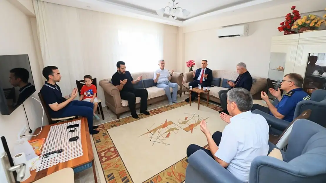 Vali Akbıyık'tan Kaymakam Sırmalı'ya taziye ziyareti