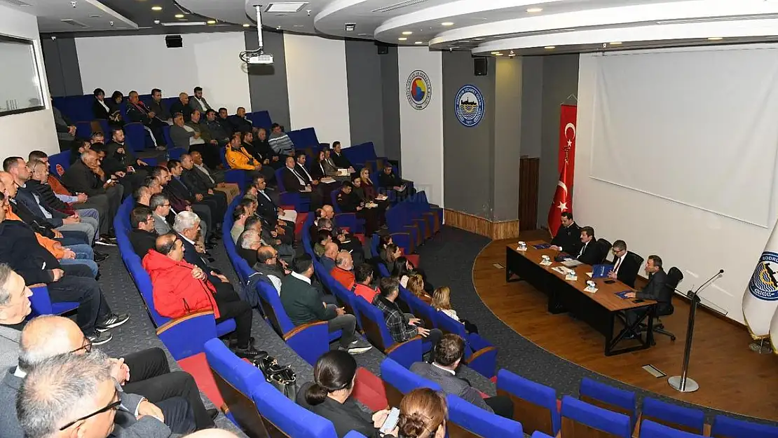 Vali Orhan Tavlı Bodrum'da Muhtarlar ile bir Araya Geldi