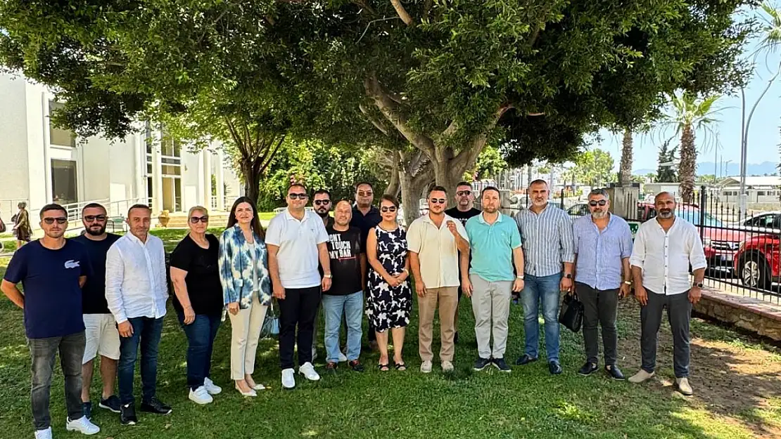 Vatandaşın Sesi Olacağız Dedi, Turgutreis'te Sorunları Dinledi