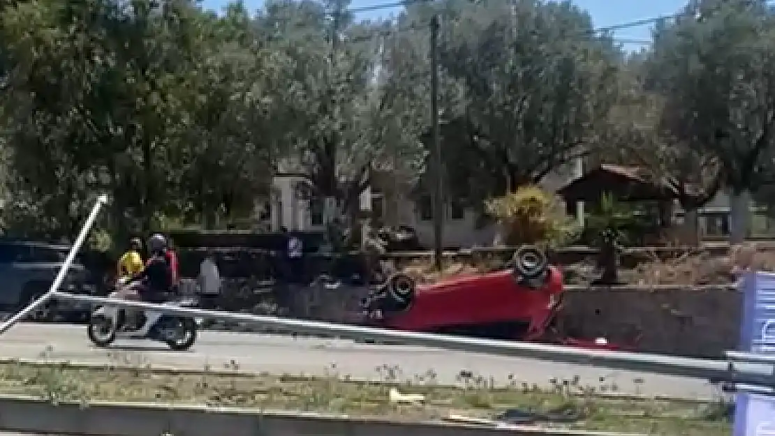 Virajı Alamayıp Kaza Yaptı