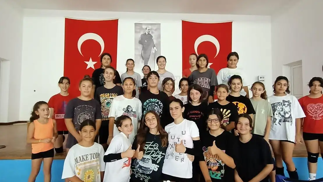 Voleybol Oynamak İsteyen Yeni Oyuncuları Bekliyorlar