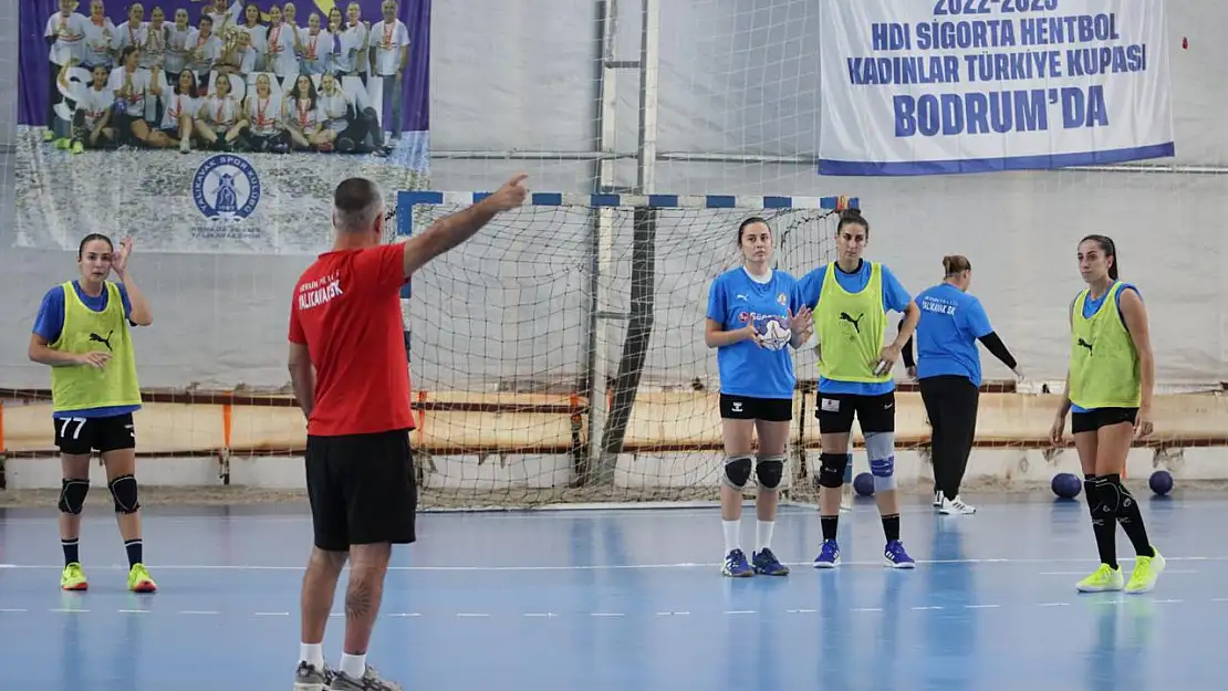 Yalıkavakspor sezonun ilk ev maçında taraftarıyla buluşuyor