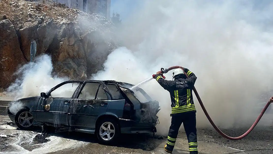 Yangında Araç Kullanılamaz Hale Geldi