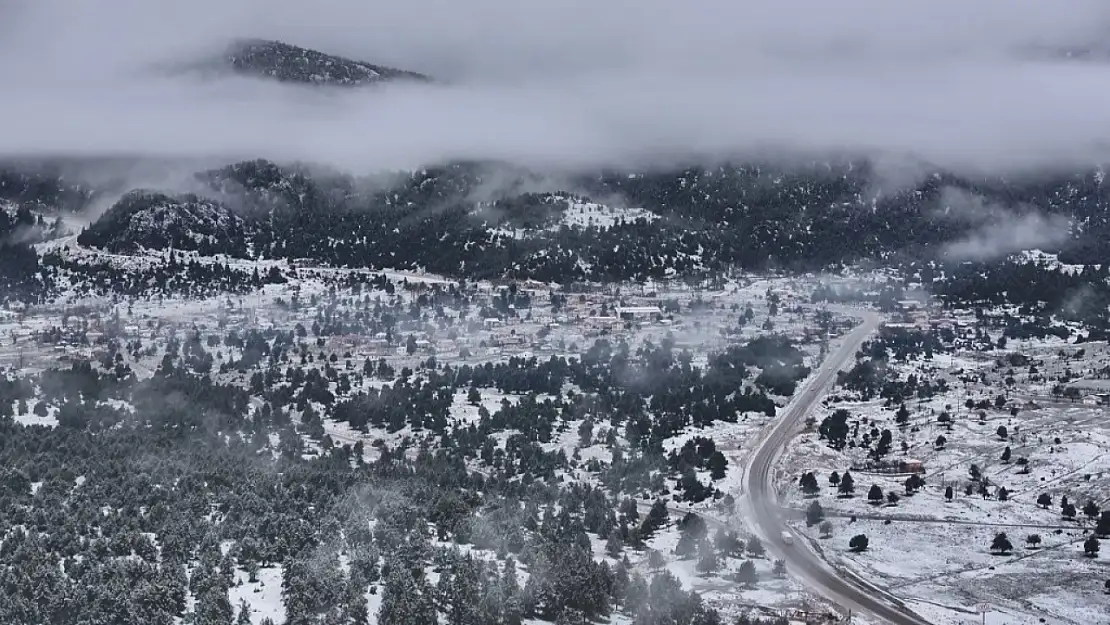 Yaylalar beyaza büründü