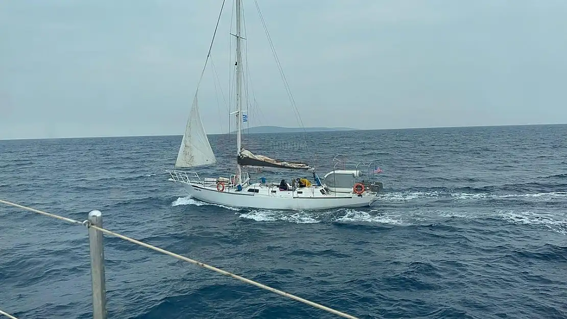 Yelkenli Teknede 71 Düzensiz Göçmen Yakalandı