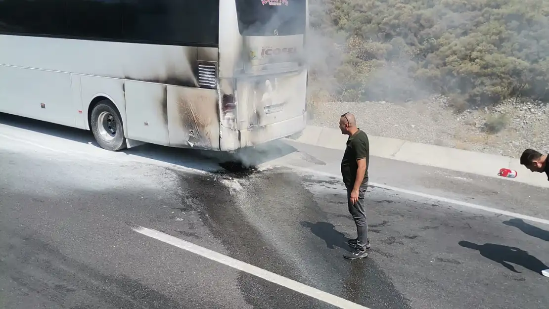 Yolcu otobüsünde yangın paniği !