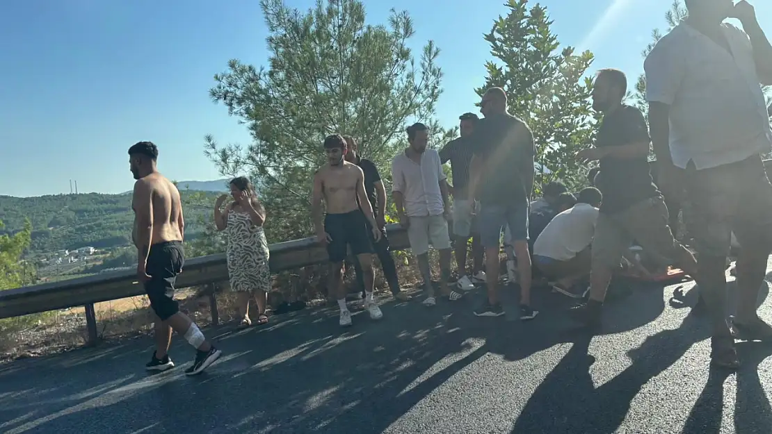 Zincirleme kaza ! 1'i ağır 2 yaralı