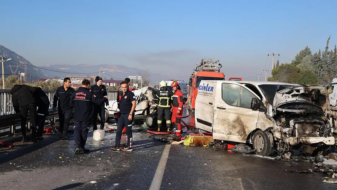 Zincirleme Kazada 1'i Ağır 7  Kişi Yaralandı