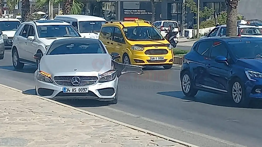 Zincirleme Kazada Yaralı Ambulansa Binmeyi Reddetti