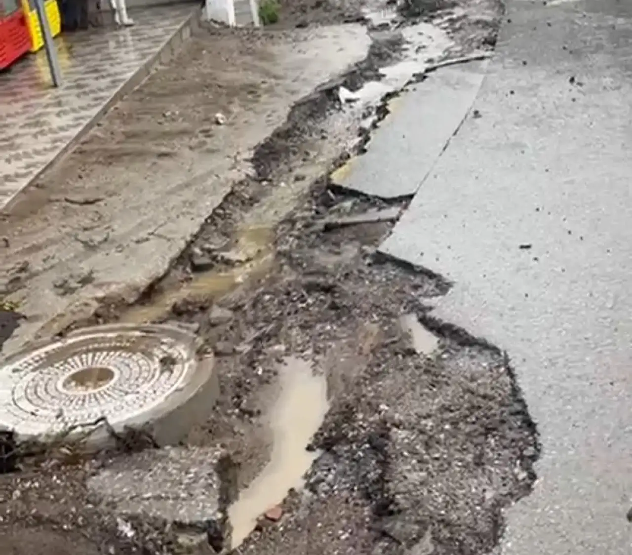 Esnaf syan etti: araç durmuyor iş yapamıyoruz