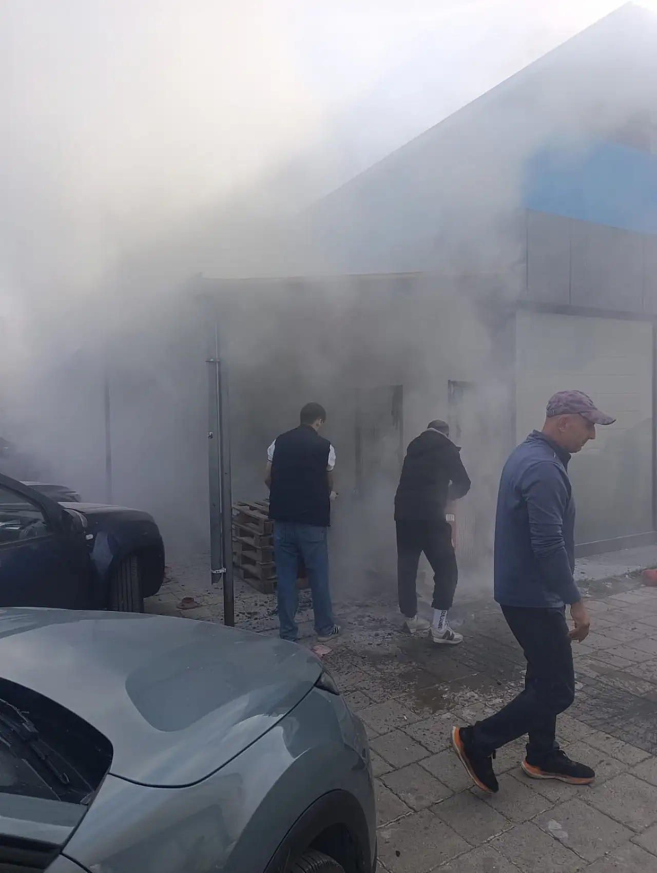 Süpermarkette yangın çıktı