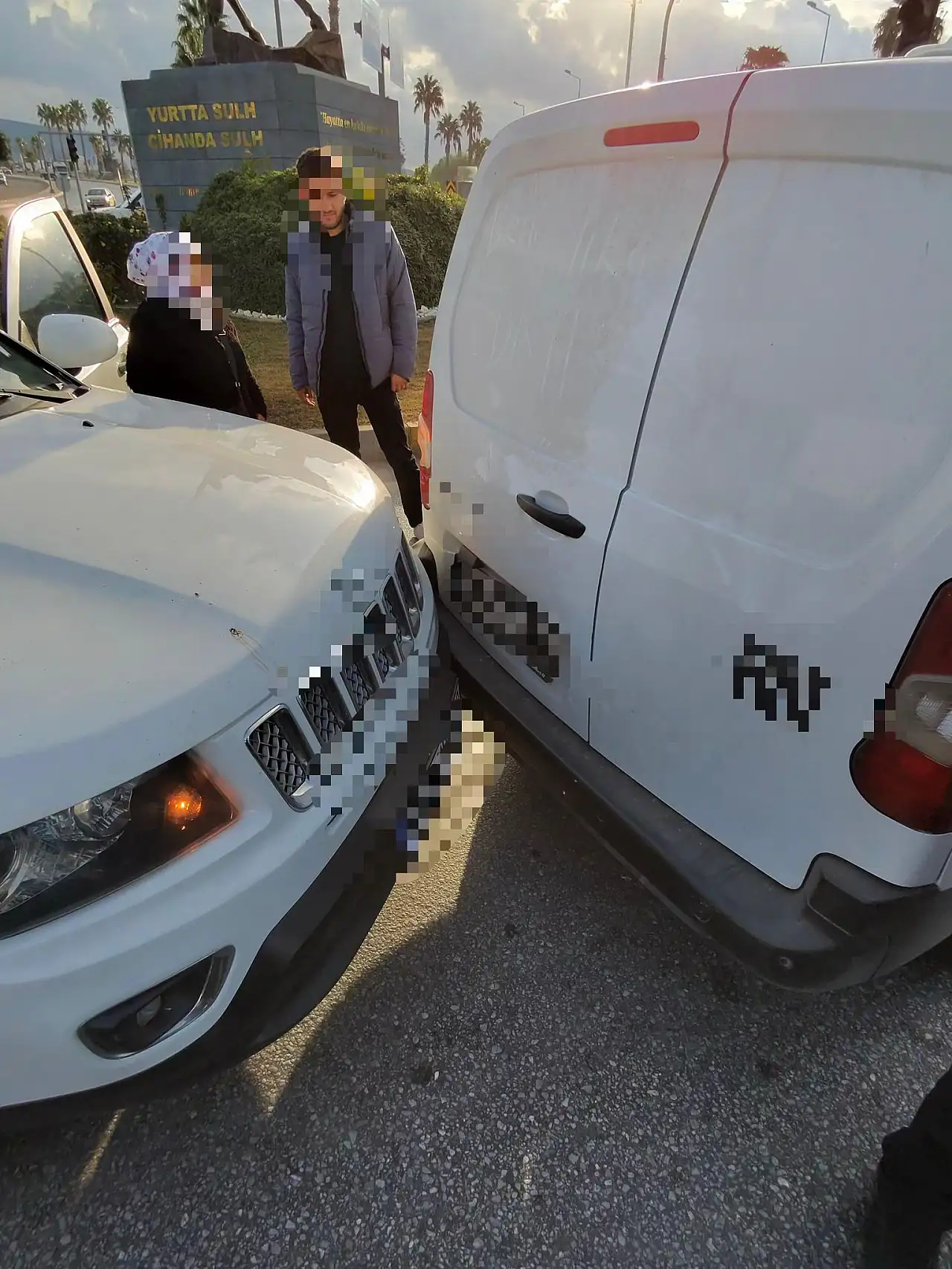 Kadın sürücüye çekiçle saldırı