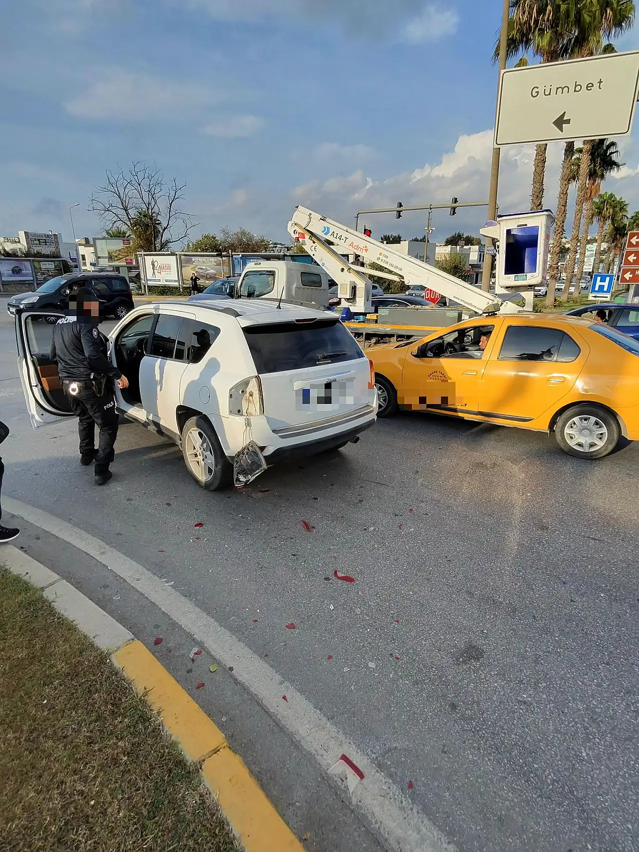 Kadın sürücüye çekiçle saldırı