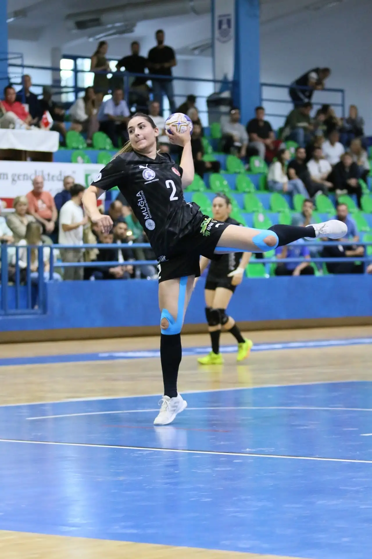 Armada Praxis Yalıkavakspor, Odunpazarı'nı devirdi: 37-32'lik galibiyet