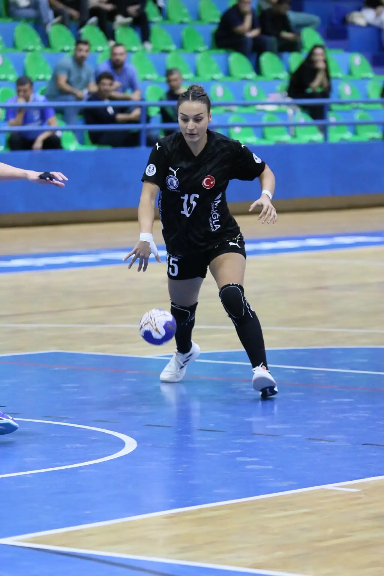 Armada Praxis Yalıkavakspor, Odunpazarı'nı devirdi: 37-32'lik galibiyet