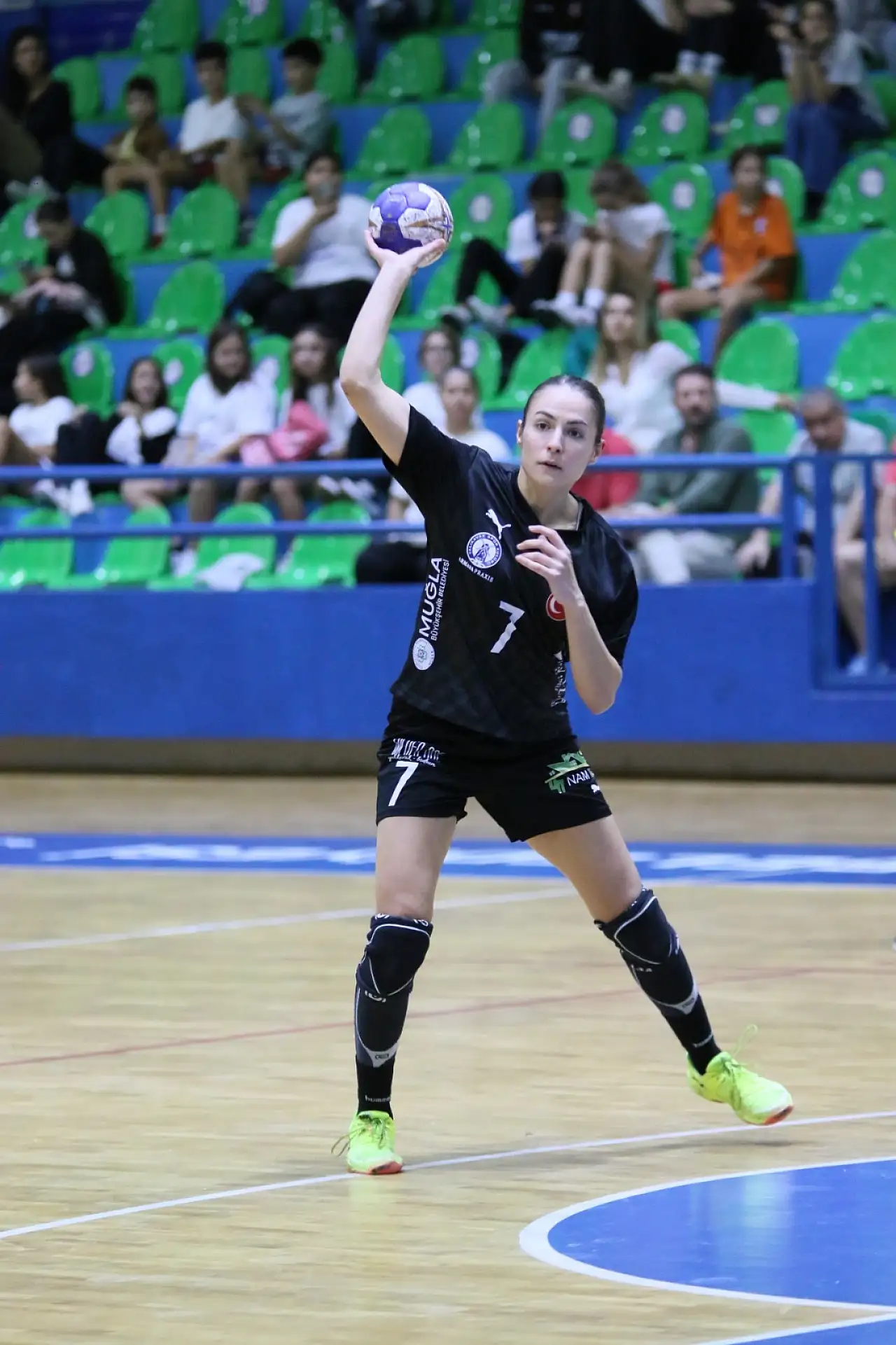 Armada Praxis Yalıkavakspor, Odunpazarı'nı devirdi: 37-32'lik galibiyet