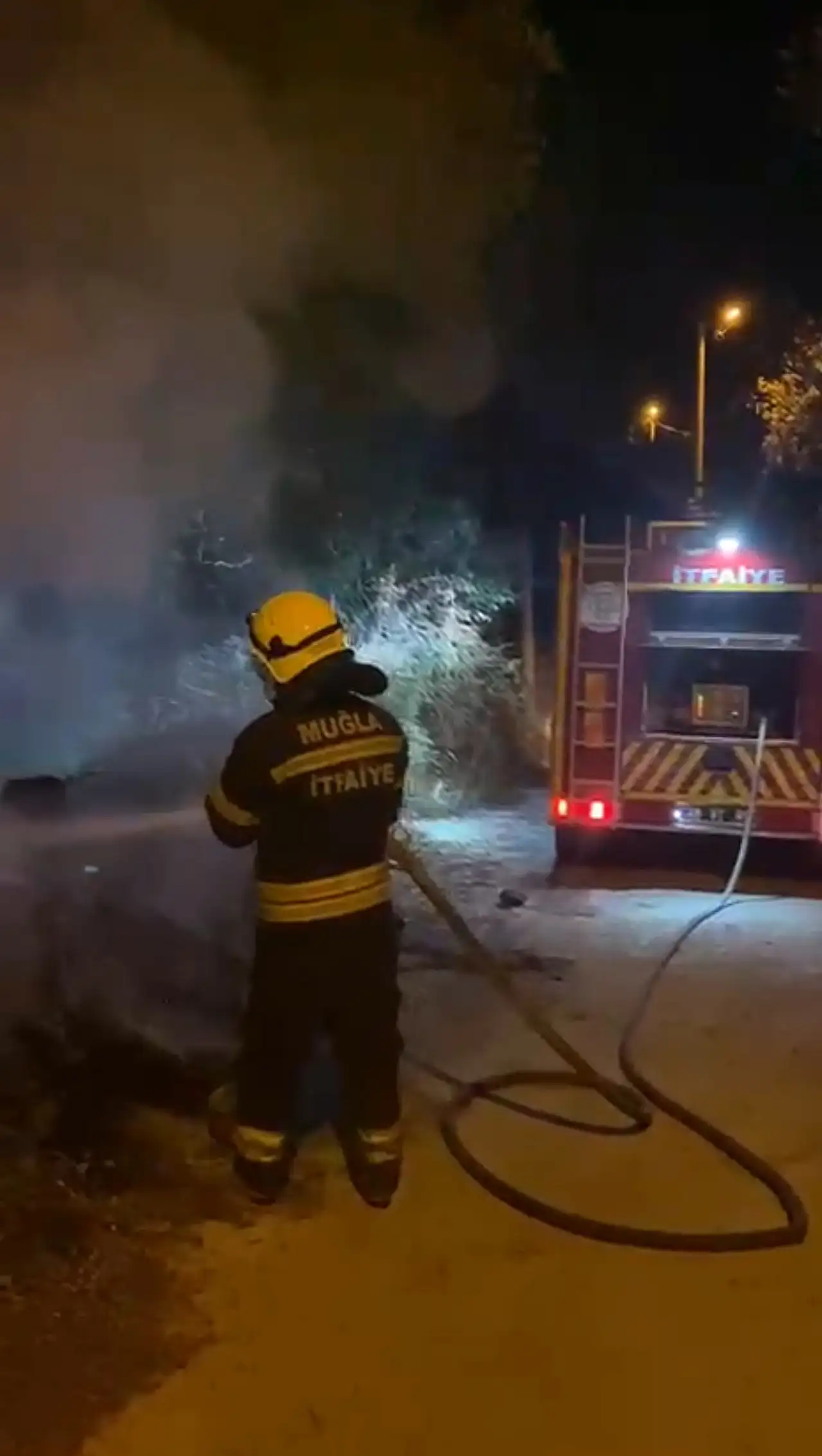 Mahalleyi ayağa kaldıran yangın