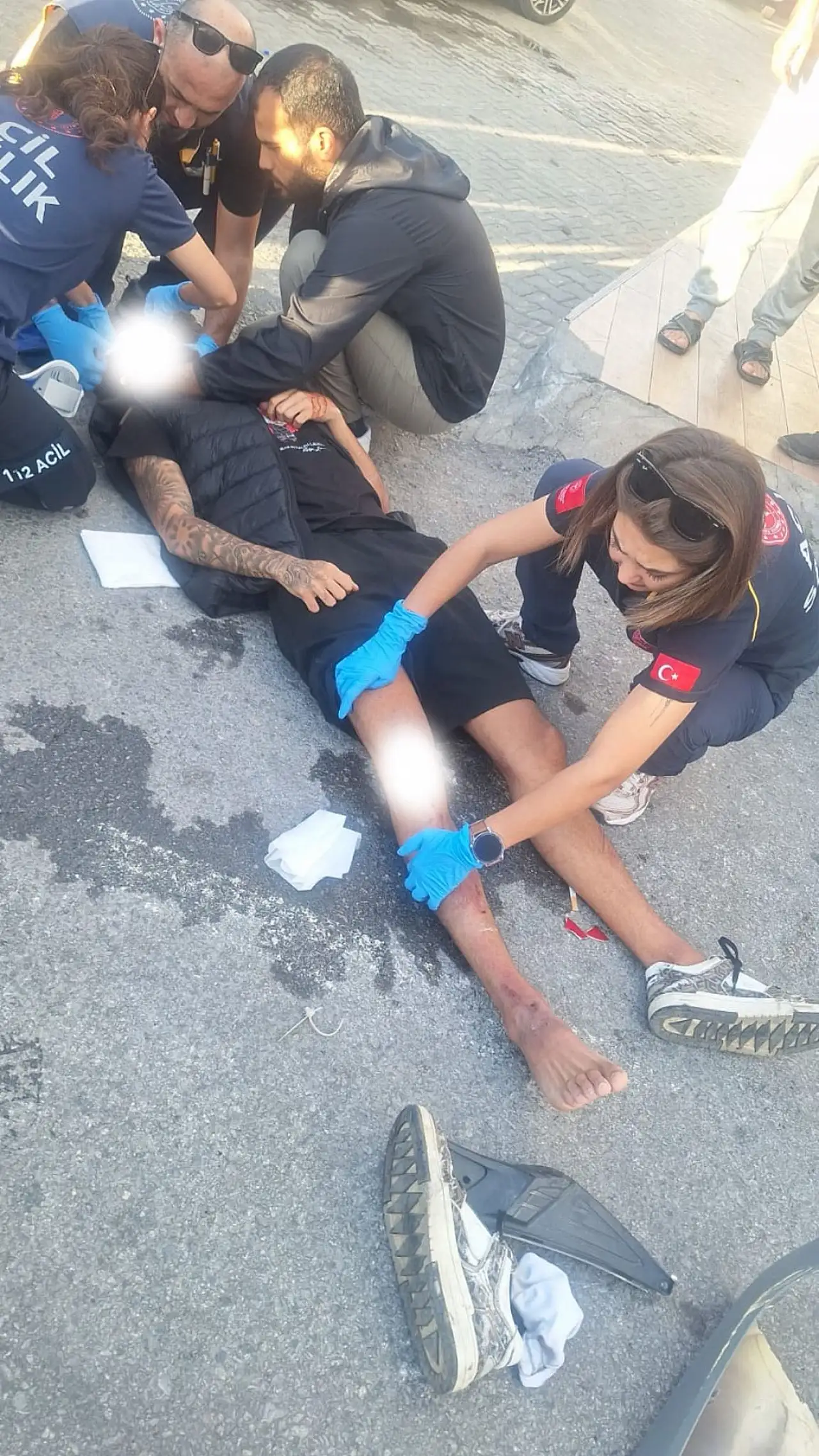 Gümbet'te ticari araç ile motosiklet çarpıştı, 2 yaralı