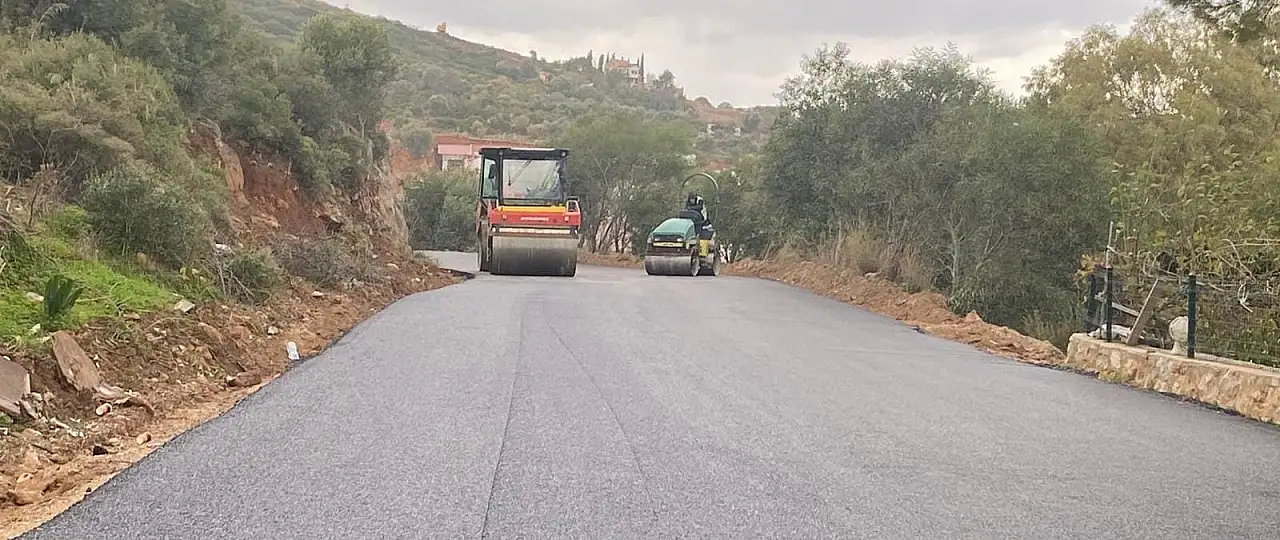 Büyükşehir Datça'da 53 Bin metrelik yol ağını yeniliyor