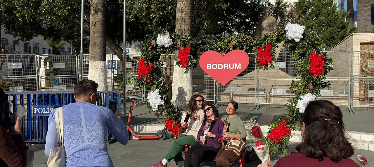 Bodrum Belediyesi'nden Sevgililer Günü'nde anlamlı jest