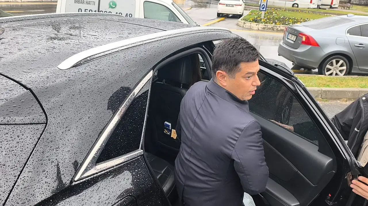 Marmaris Belediye Başkanı Ünlü'nün yargılandığı davalarda karar çıkmadı