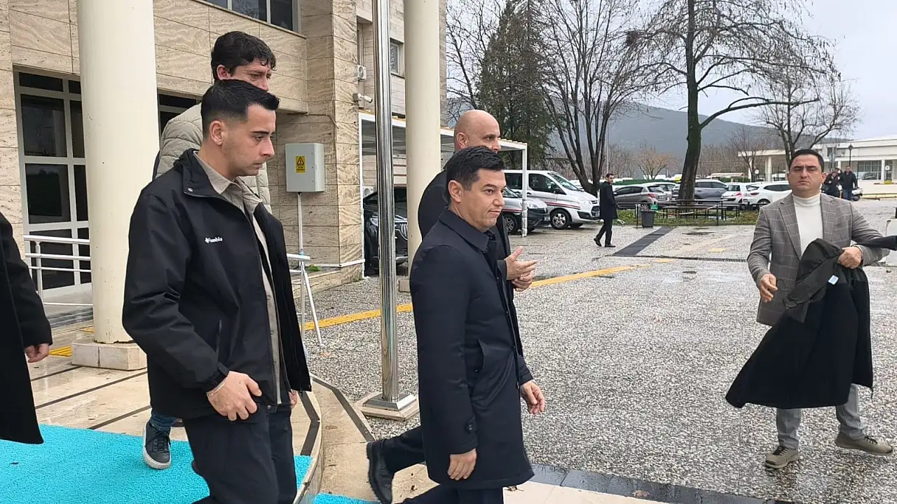 Marmaris Belediye Başkanı Ünlü'nün yargılandığı davalarda karar çıkmadı