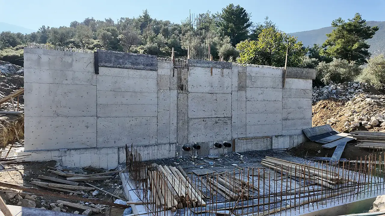 Milas bafa mahallesi'nde içme suyu deposu yenileniyor