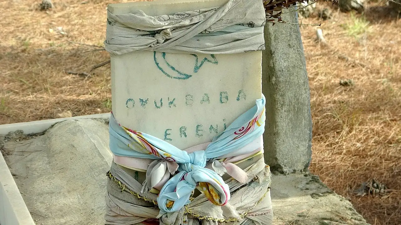 300 Yıllık Oyuk Baba Ereni Türbesi defineciler tarafından tahrip edildi