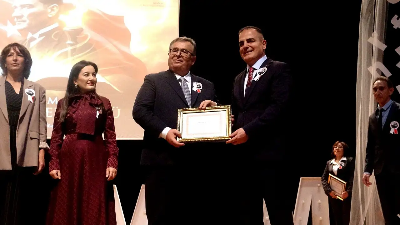 24 Kasım Öğretmenler Günü düzenlenen programla kutlandI