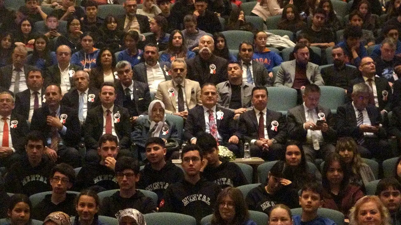 24 Kasım Öğretmenler Günü düzenlenen programla kutlandI