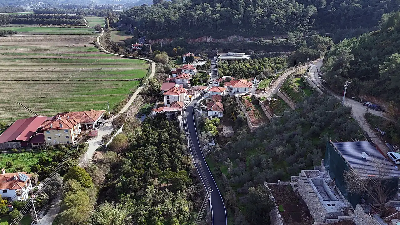 Şirinköy Akçapınar yolunda asfalt çalışması tamamlandı