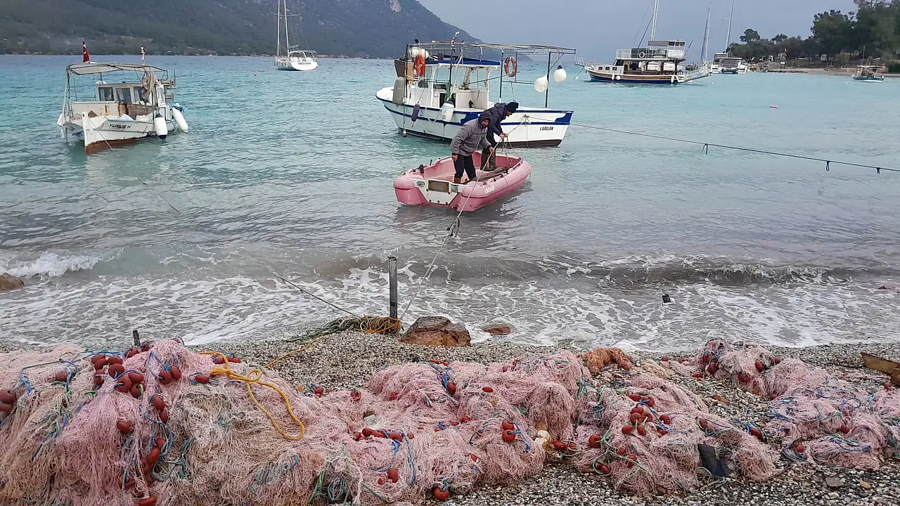 Kadın balıkçılar mesleği bırakmak zorunda kaldı