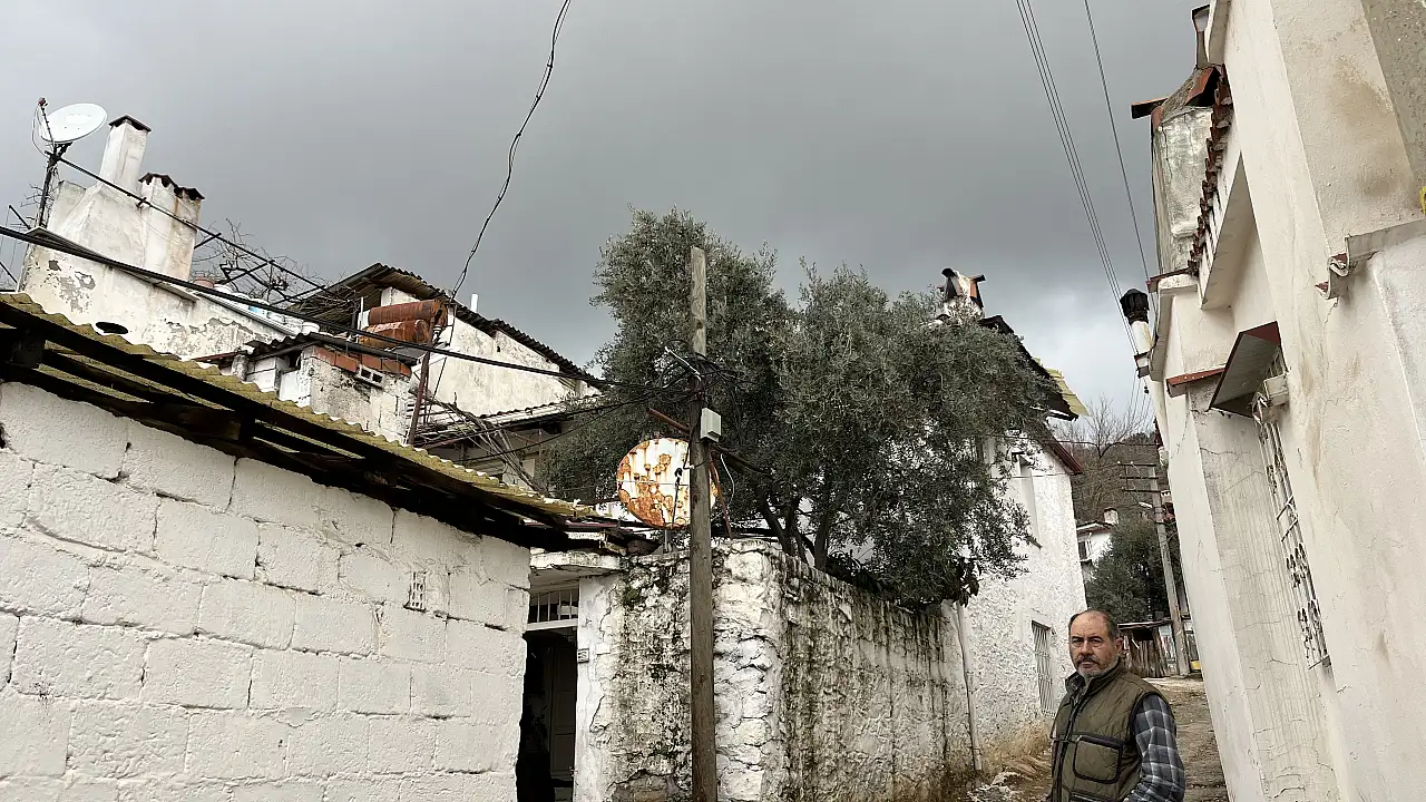 Komşular tüten bacayı yangın sandı, ekipler alarma geçti
