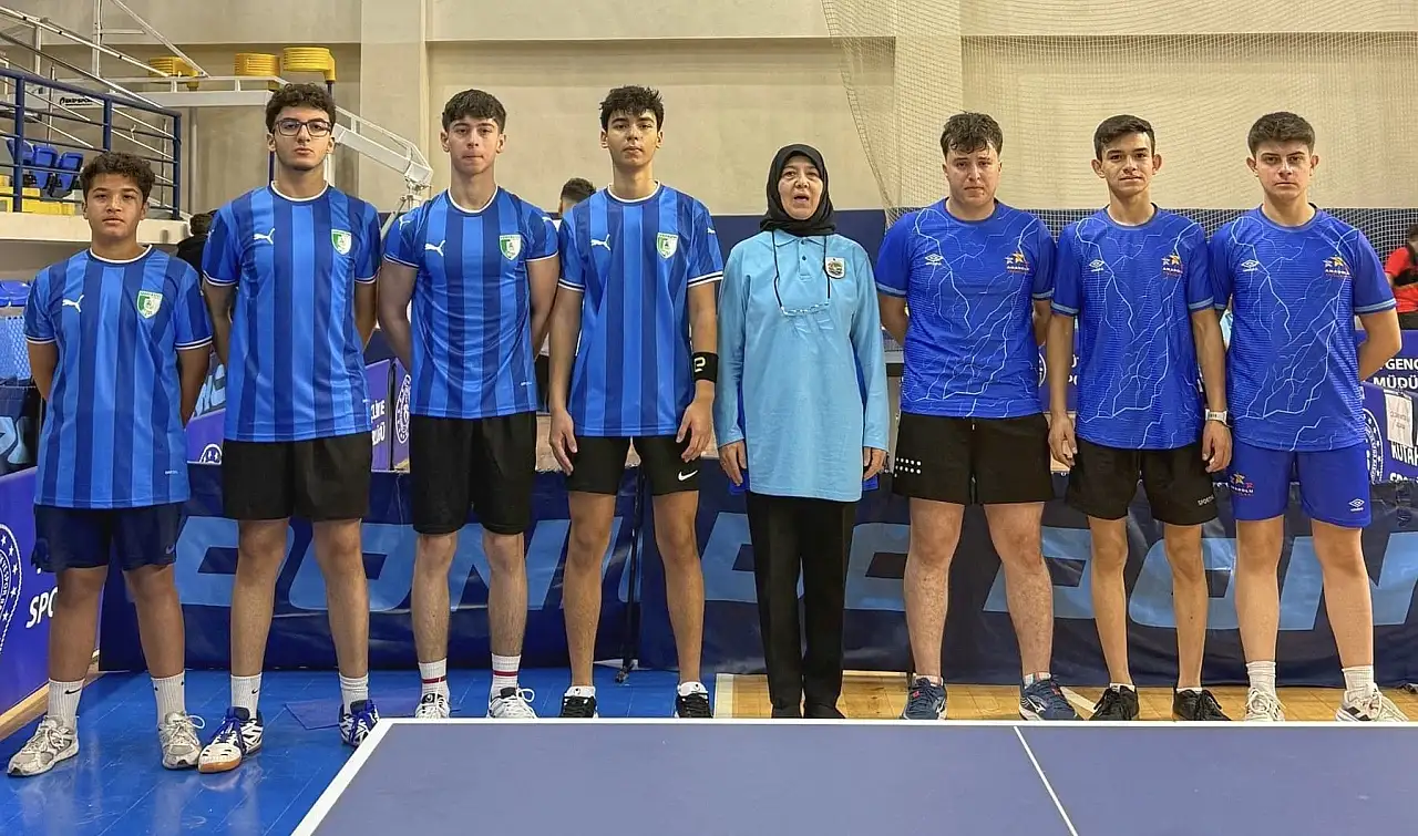 Masa tenisinde grup birincisi oldular