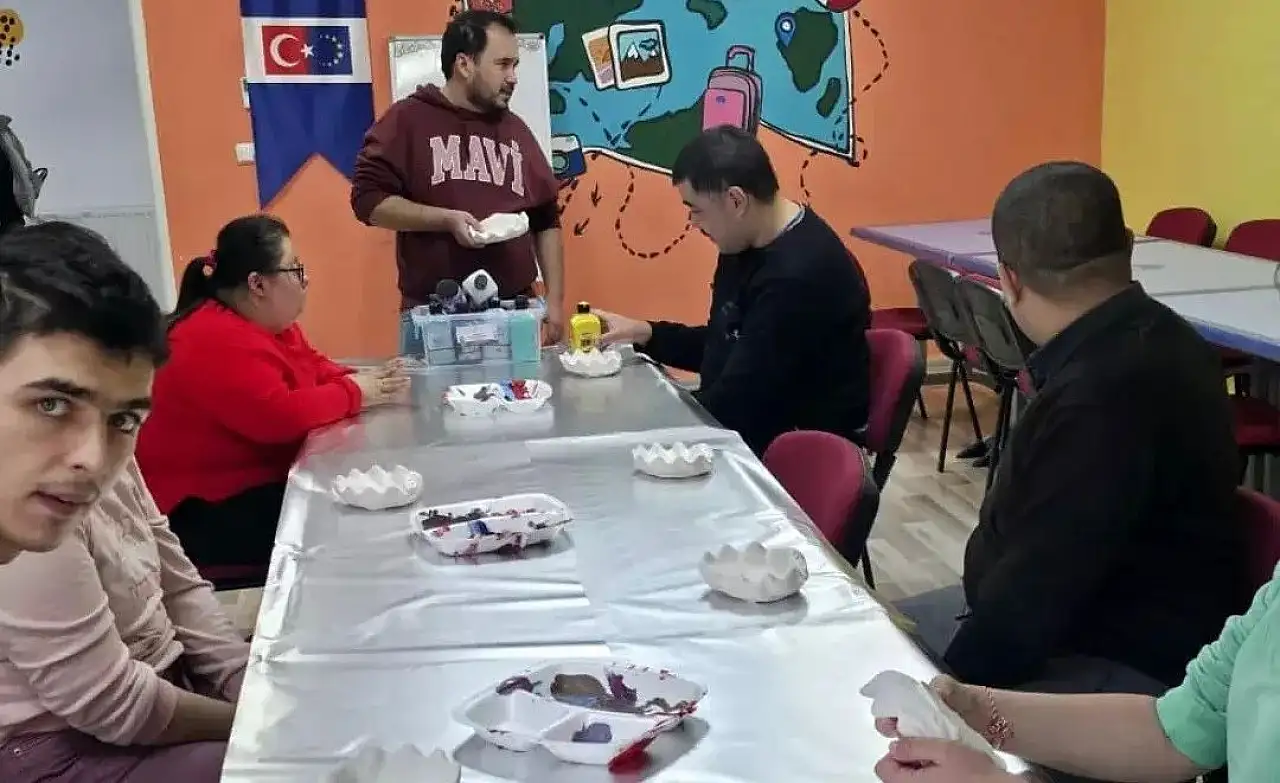 Özel bireyler engelleri sanatla aştı