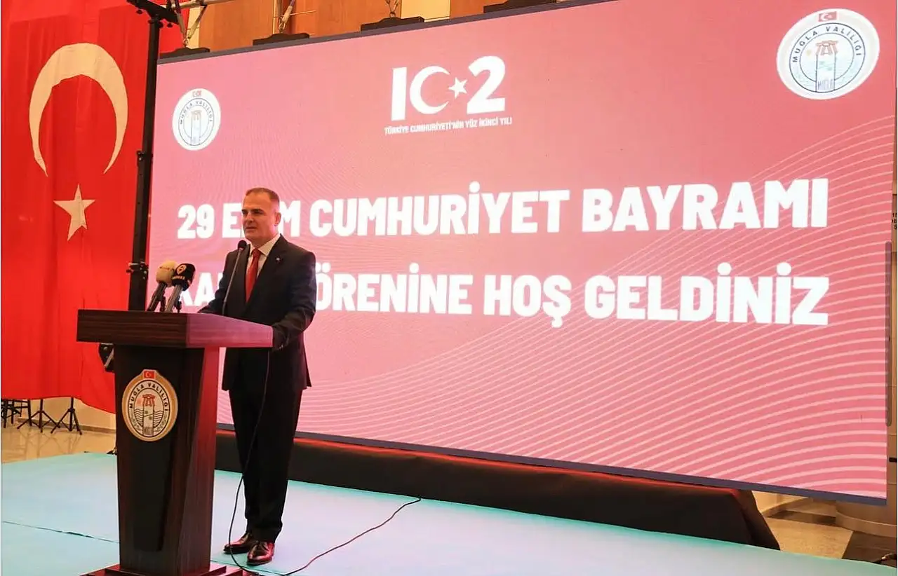 Cumhuriyet'in 102. yılına Vali Akbıyık'tan görkemli resepsiyon