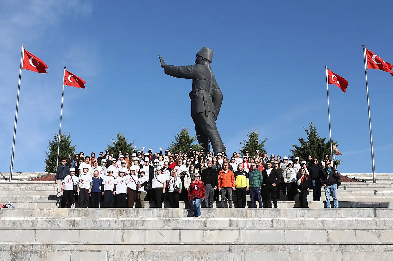 102 kadın Cumhuriyet'in 102. yılında Anıtkabir'de