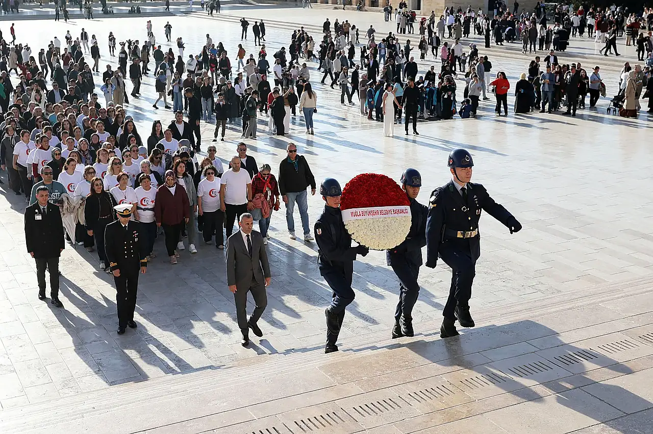 102 kadın Cumhuriyet'in 102. yılında Anıtkabir'de