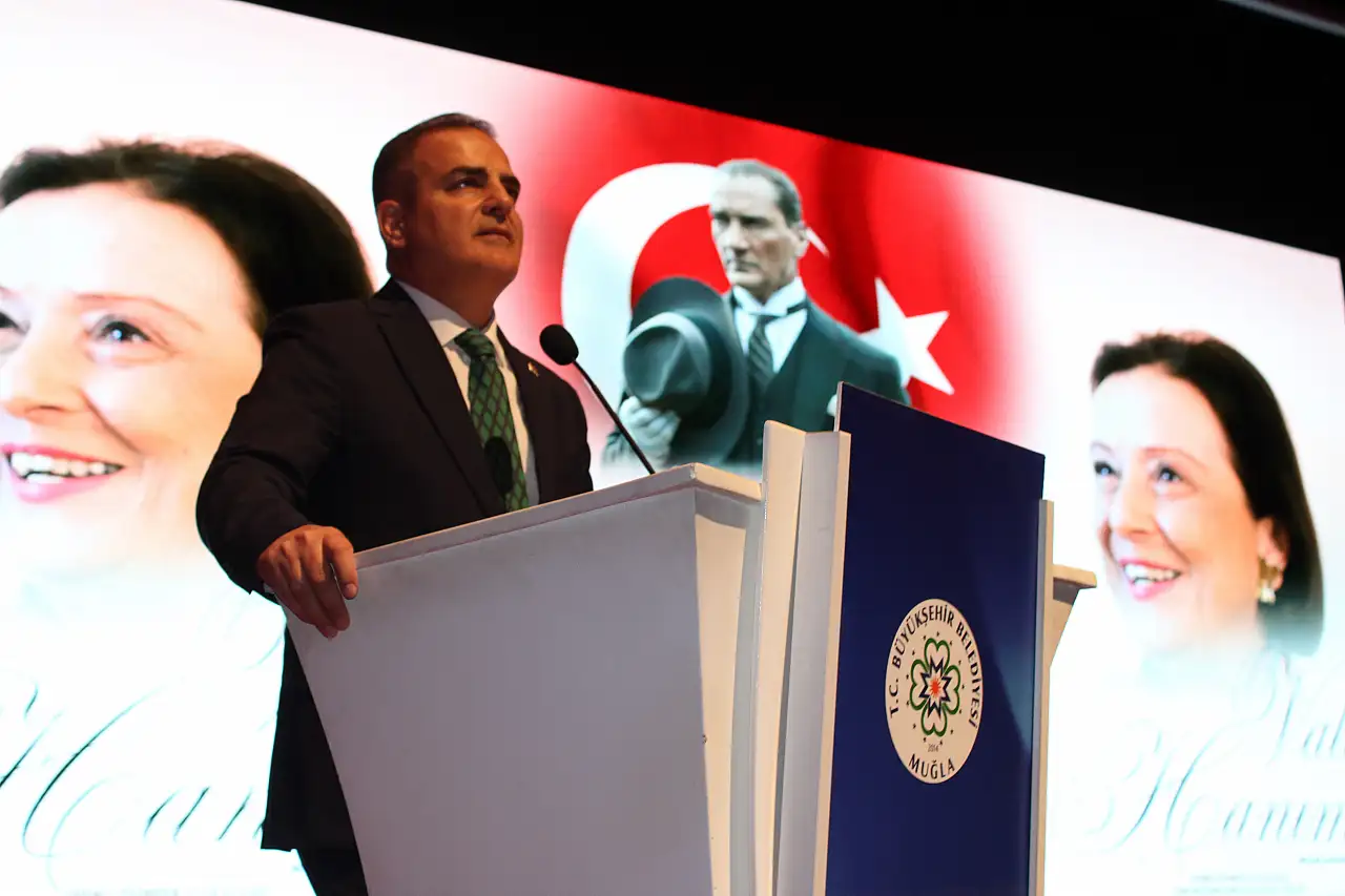 Vali Hanım seyirciyle buluştu