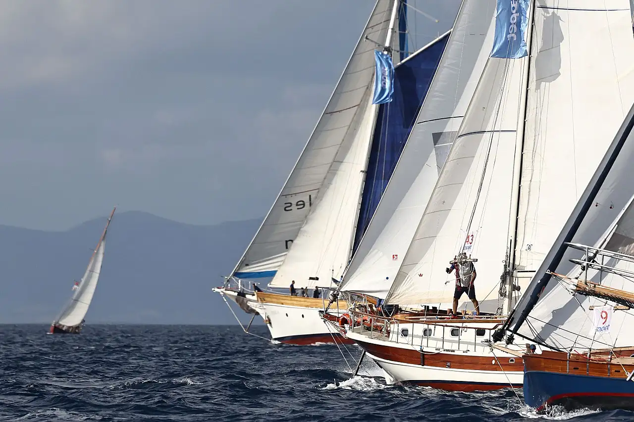 Maximiles Black The Bodrum Cup'ta Nesillerce Süren Yolculuk, Anadolu Sigorta 100. yıl etabı ile taçlanıyor