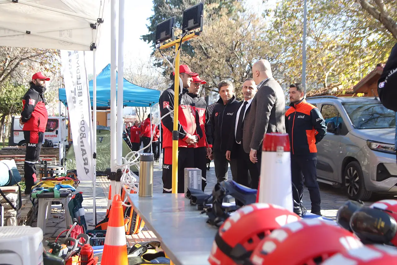 Afet bilinci meydanlara taşındı