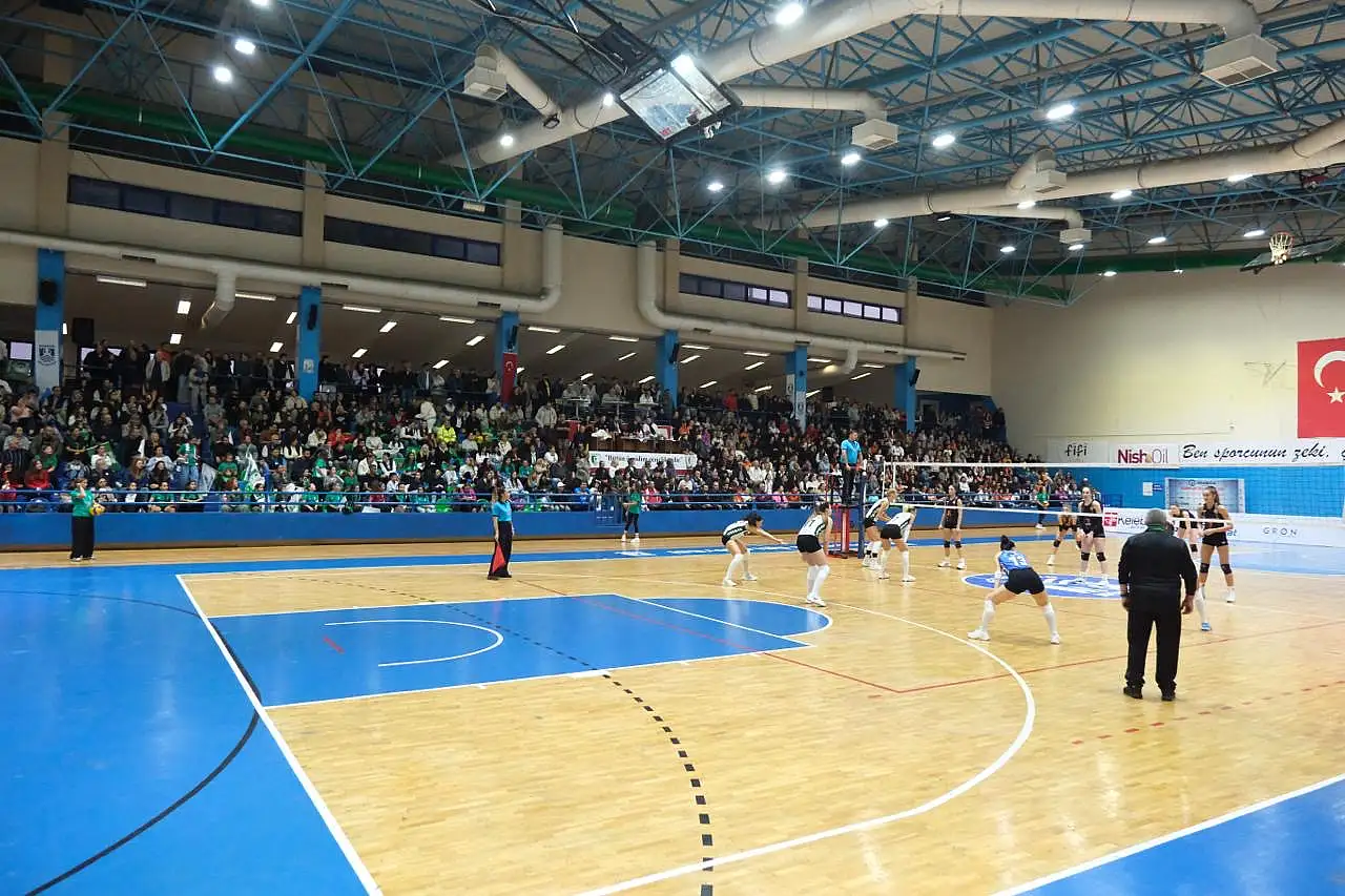 Bodrum'un İncileri Eczacıbaşı ile karşılaştı