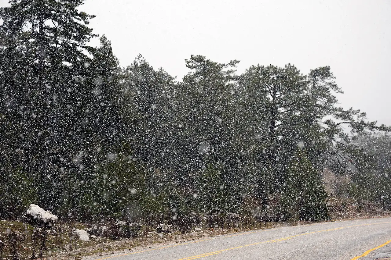 Yüksek kesimler beyaza büründü