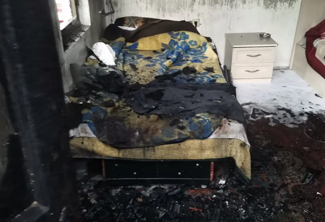 Alevler çatıyı sardı