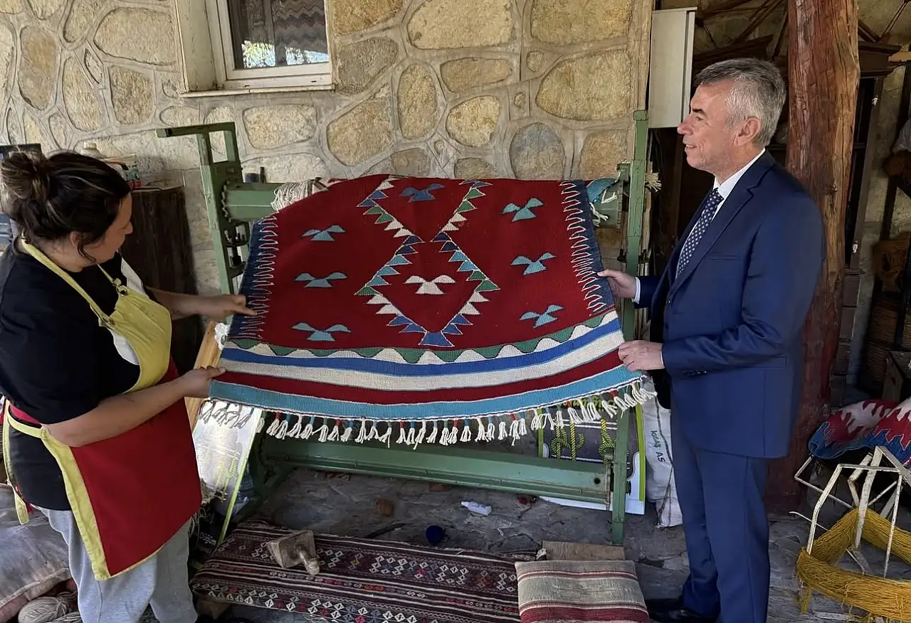 Kaymakam Ali Sırmalı'dan hem muhtarlıklara hem üretici kadınlara destek ziyareti