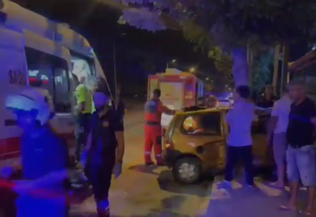 Kontrolden çıkan araç cami duvarına çarptı: 1 Yaralı
