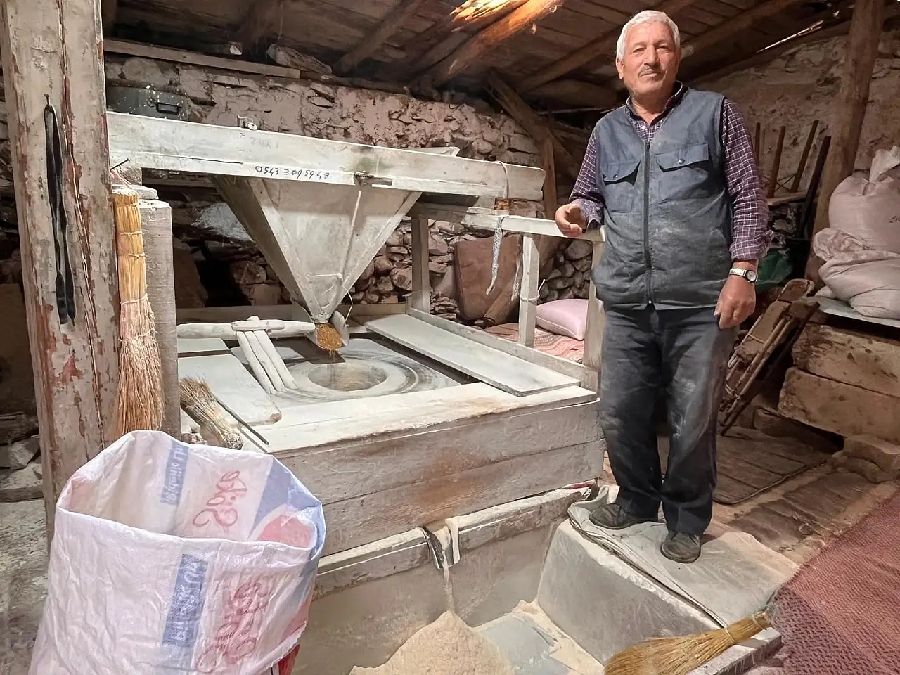 300 yıllık su değirmeni zamana meydan okuyor