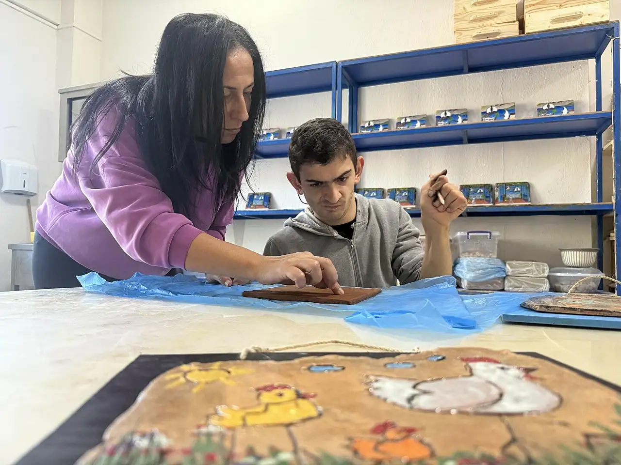 Kas hastası Can, sanatla ve sosyal etkinliklerle hayata tutunuyor