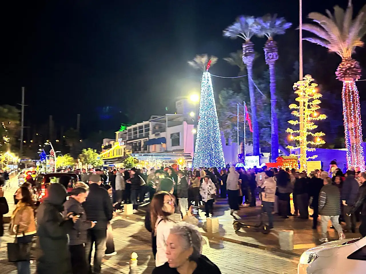 Bodrum, yeni yılı büyük bir coşku ve yoğun katılımla karşıladı