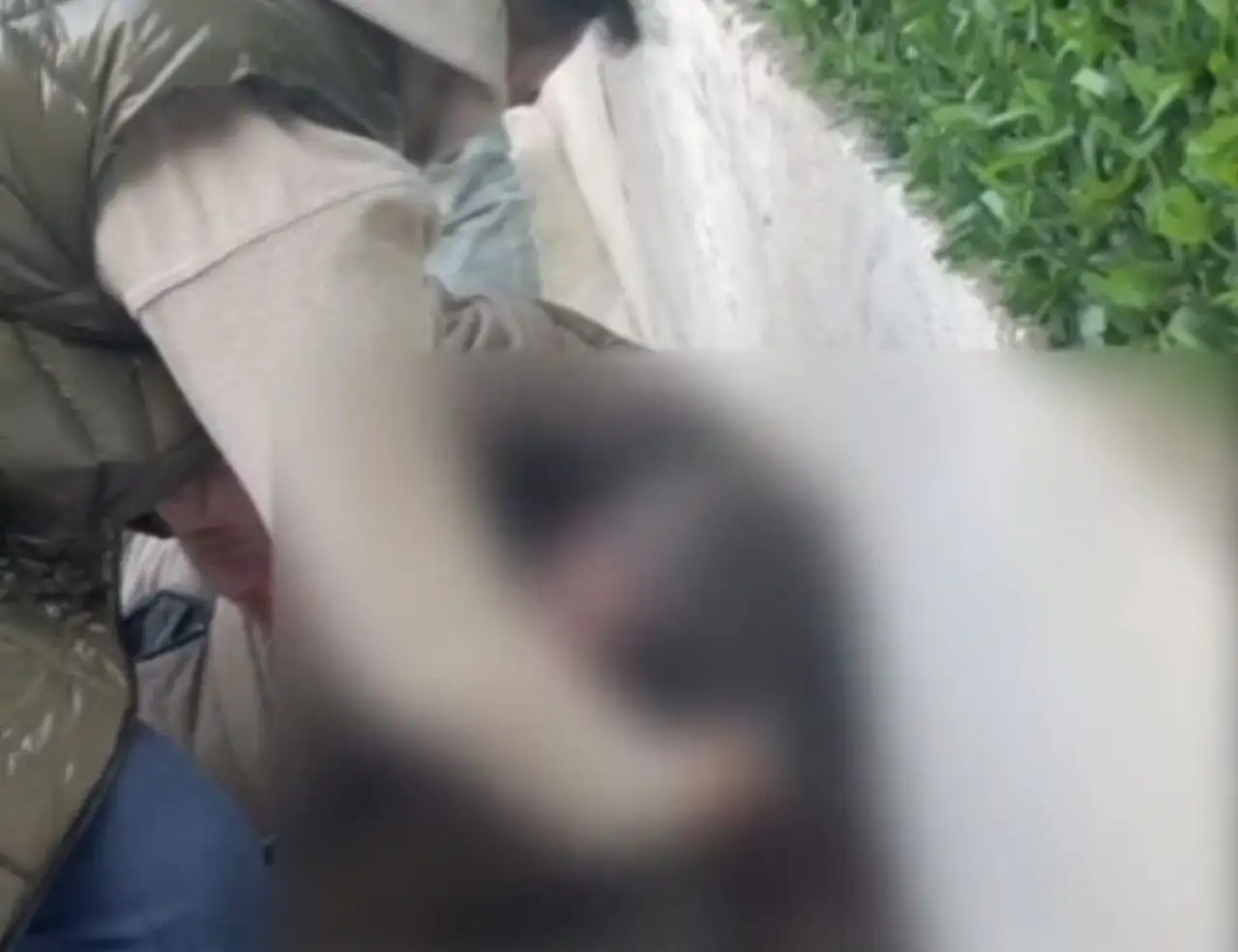 Düşerek başından yaralandı